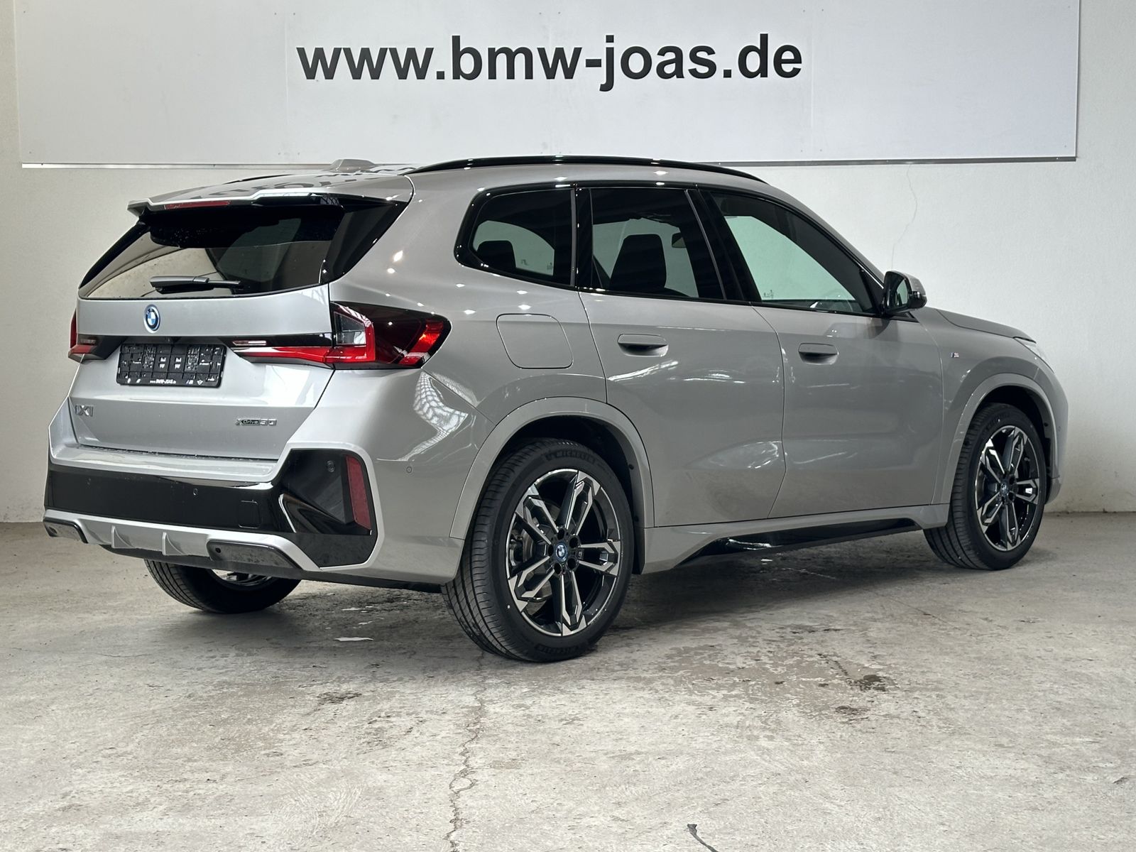 Fahrzeugabbildung BMW iX1 xDrive30 M Sportpaket, Komfortzugang, Comfor