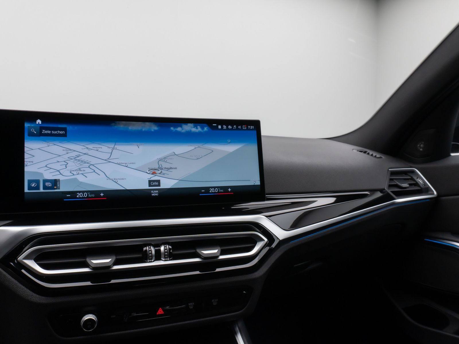 Fahrzeugabbildung BMW 320d 360° HUD DAB H/K Komfort Alarm Sport Leder