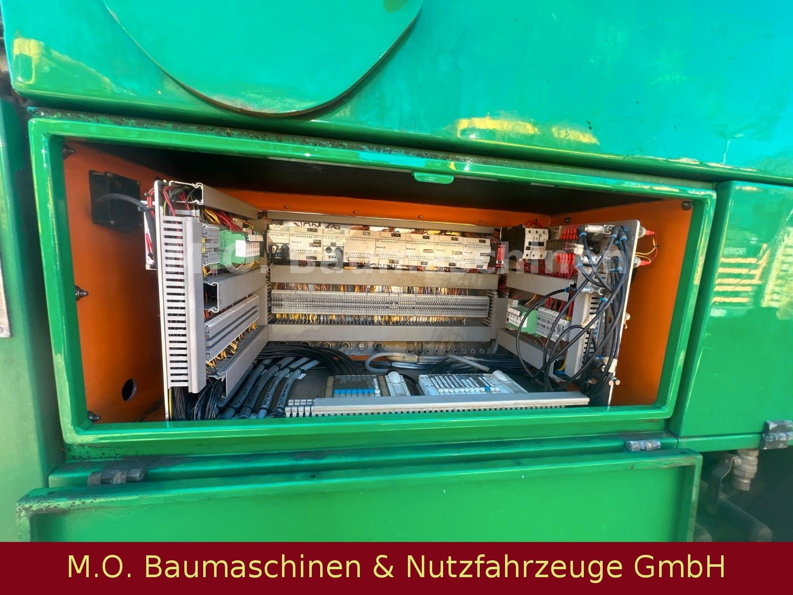 Fahrzeugabbildung MAN 26.440 /Assmann Saug & Spülwagen / 6x2 /