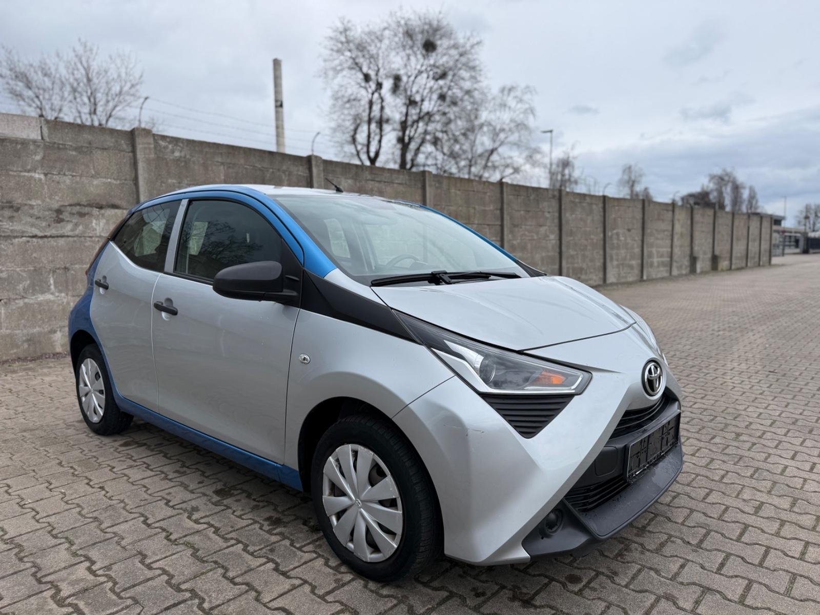 Toyota Aygo AYGO x-business