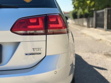 Volkswagen Golf - 6