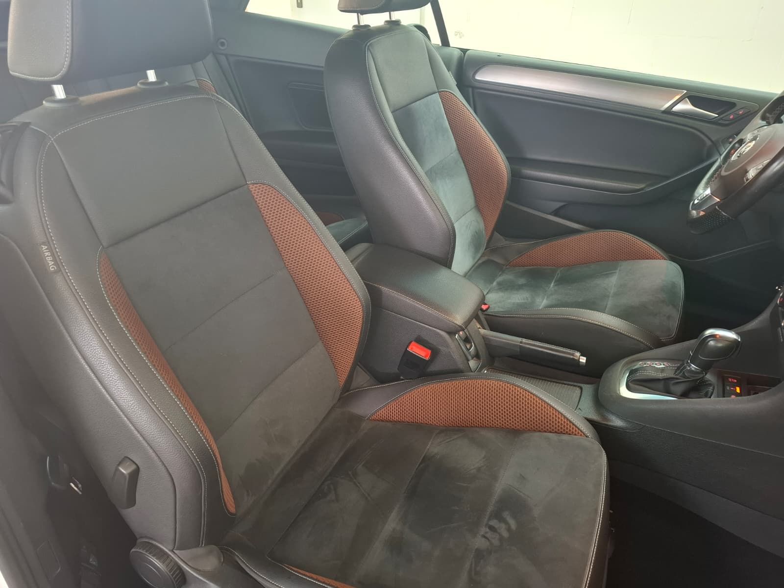 Fahrzeugabbildung Volkswagen Golf VI Cabriolet 2.0 TDI DSG Karmann +AHK +DCC