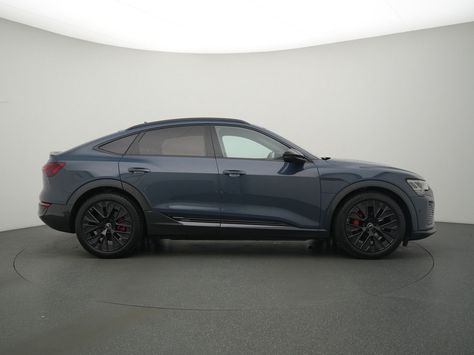Audi Q8 S line NAVI PANO B&O KAM 360°MATRIX SHZ foto 3