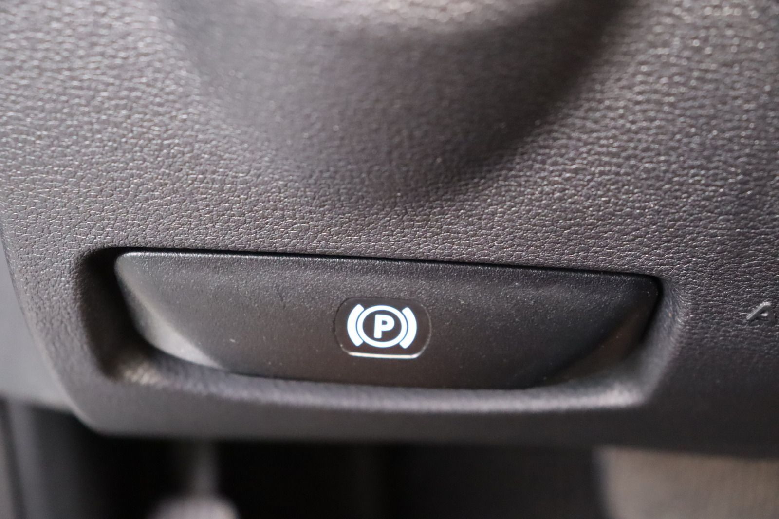 Fahrzeugabbildung Mercedes-Benz E 200 AVANTGARDE * Xenon * HU/AU 07.26