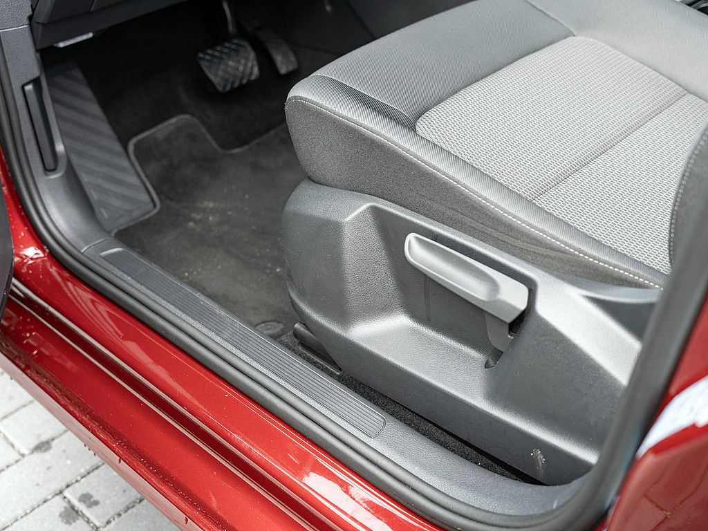 Fahrzeugabbildung Volkswagen Golf Sportsvan 1.0 TSI Comfortline AHK DAB+ ACC