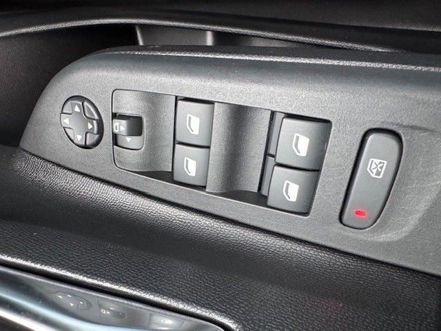 Fahrzeugabbildung Opel Corsa F 1.2 Turbo GS KlimaA,LED,Navi,SHZ,Kam.,LM