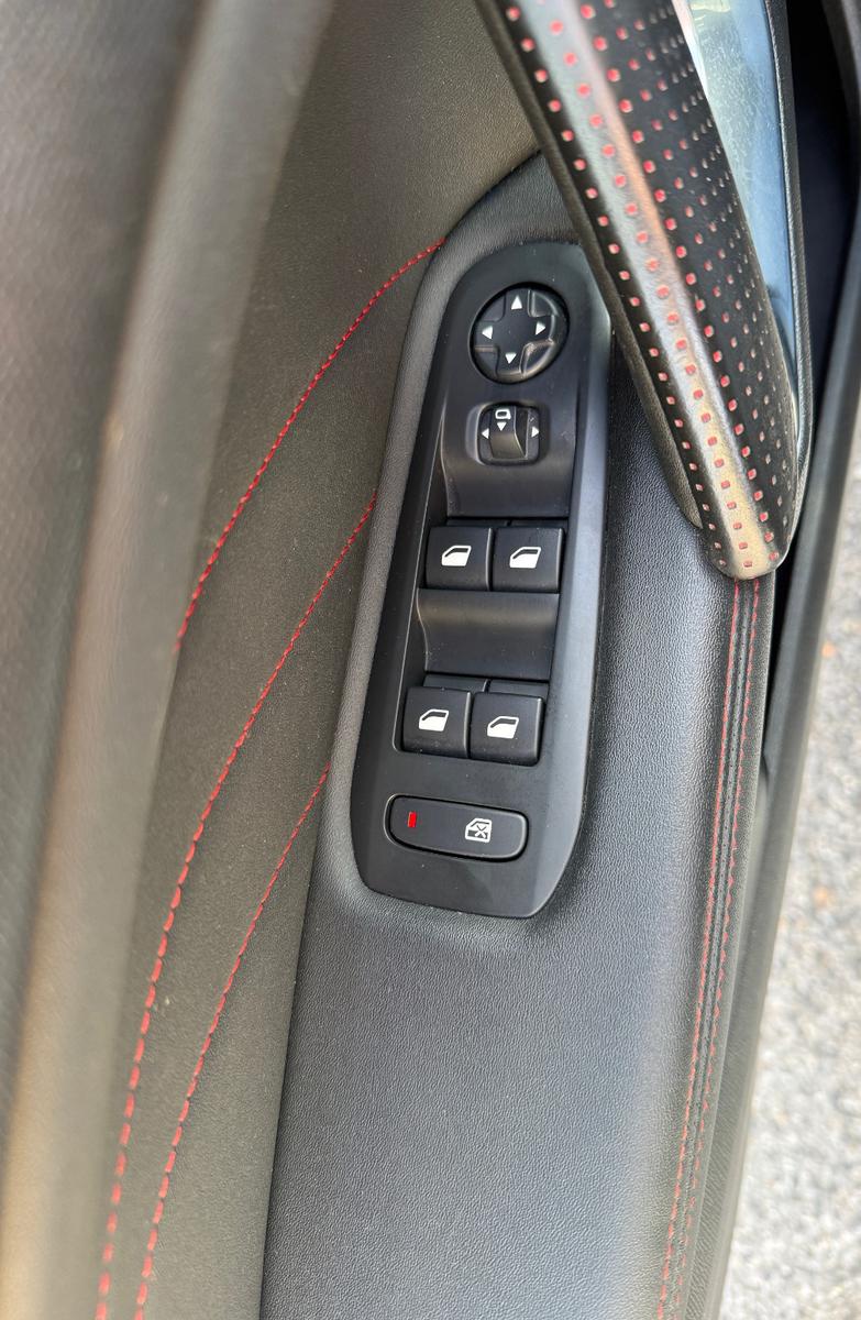 Peugeot 308 SW GT Diesel Pano Navi Kamera SHZ Alcantara