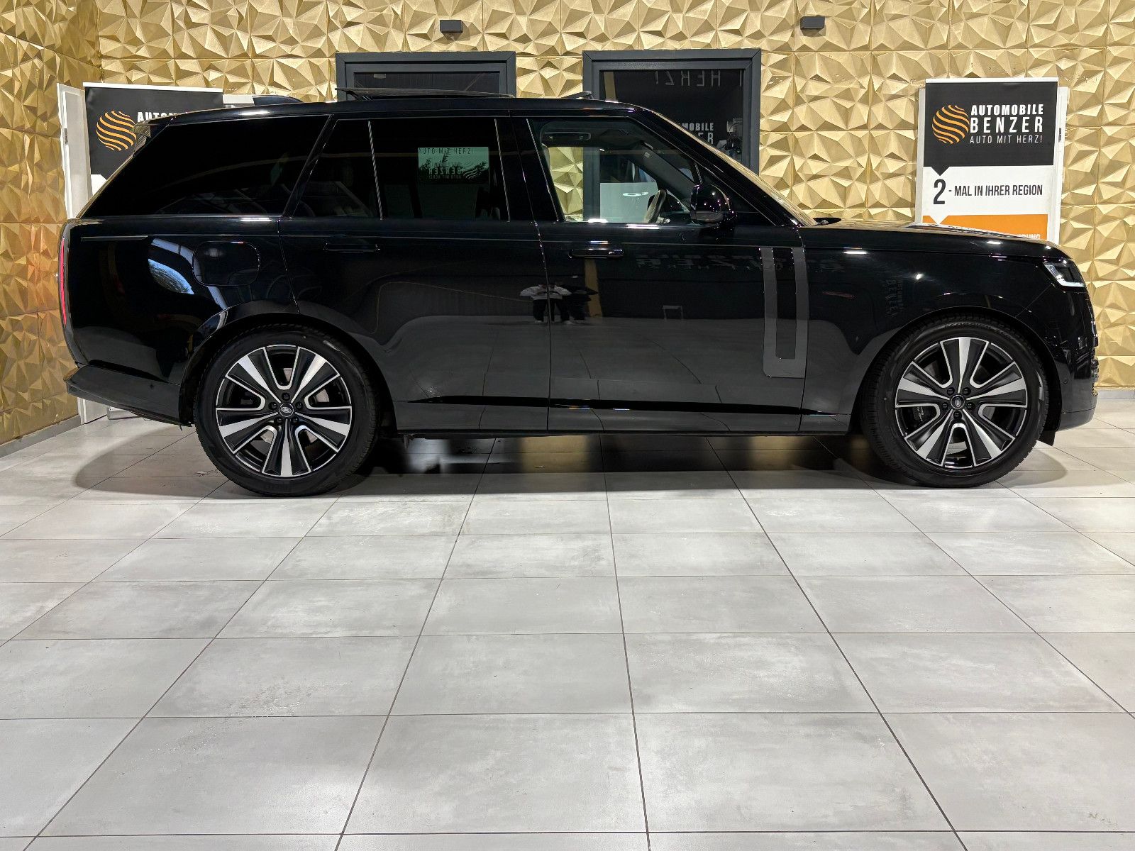 Fahrzeugabbildung Land Rover Range Rover HSE/FOND-TV/MASSAGE/PANO/360°/VOLL