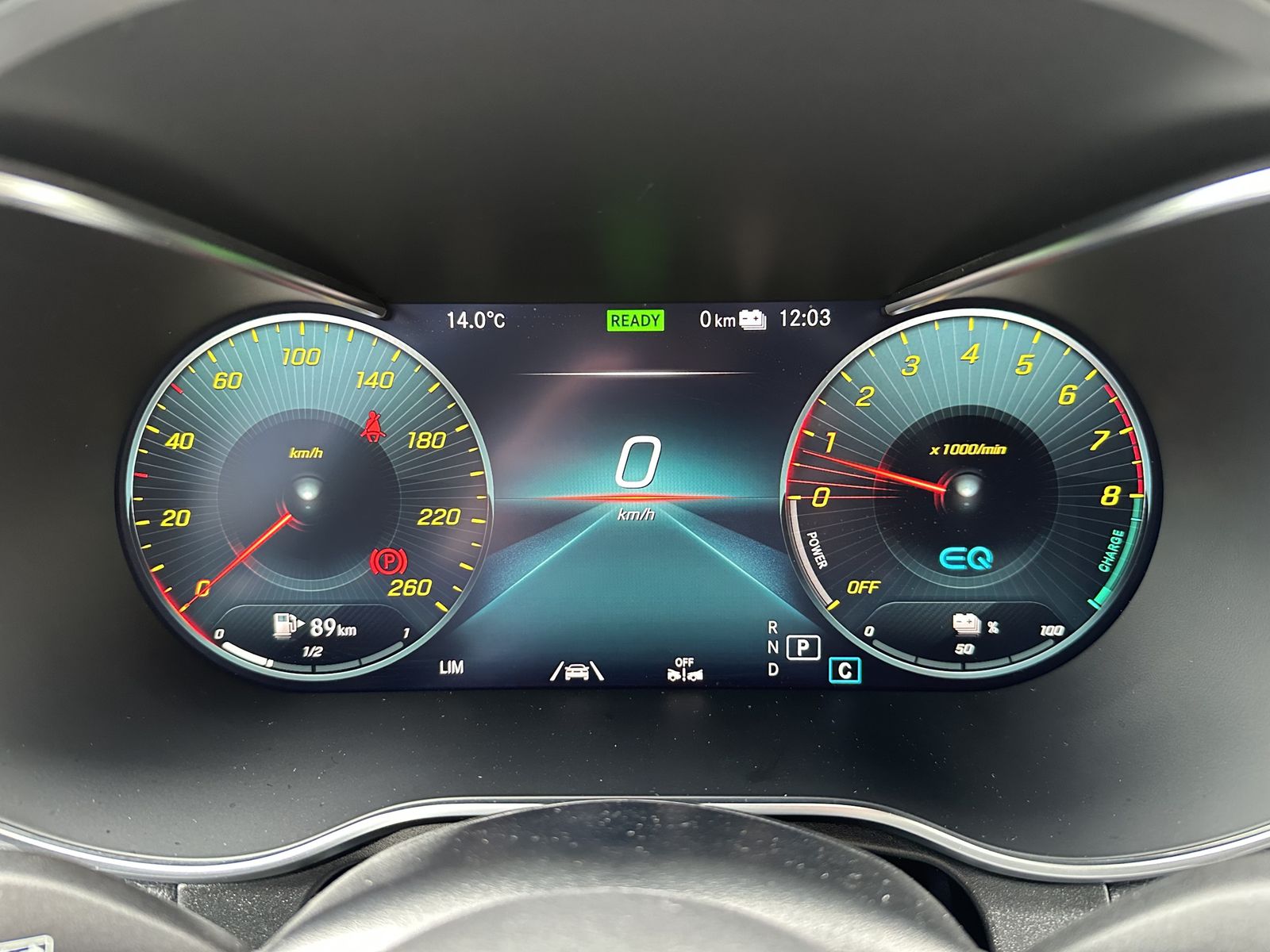 Fahrzeugabbildung Mercedes-Benz GLC 300e 4MATIC AMG Line NAV+HUD+LED+ACC+19ZO+PP