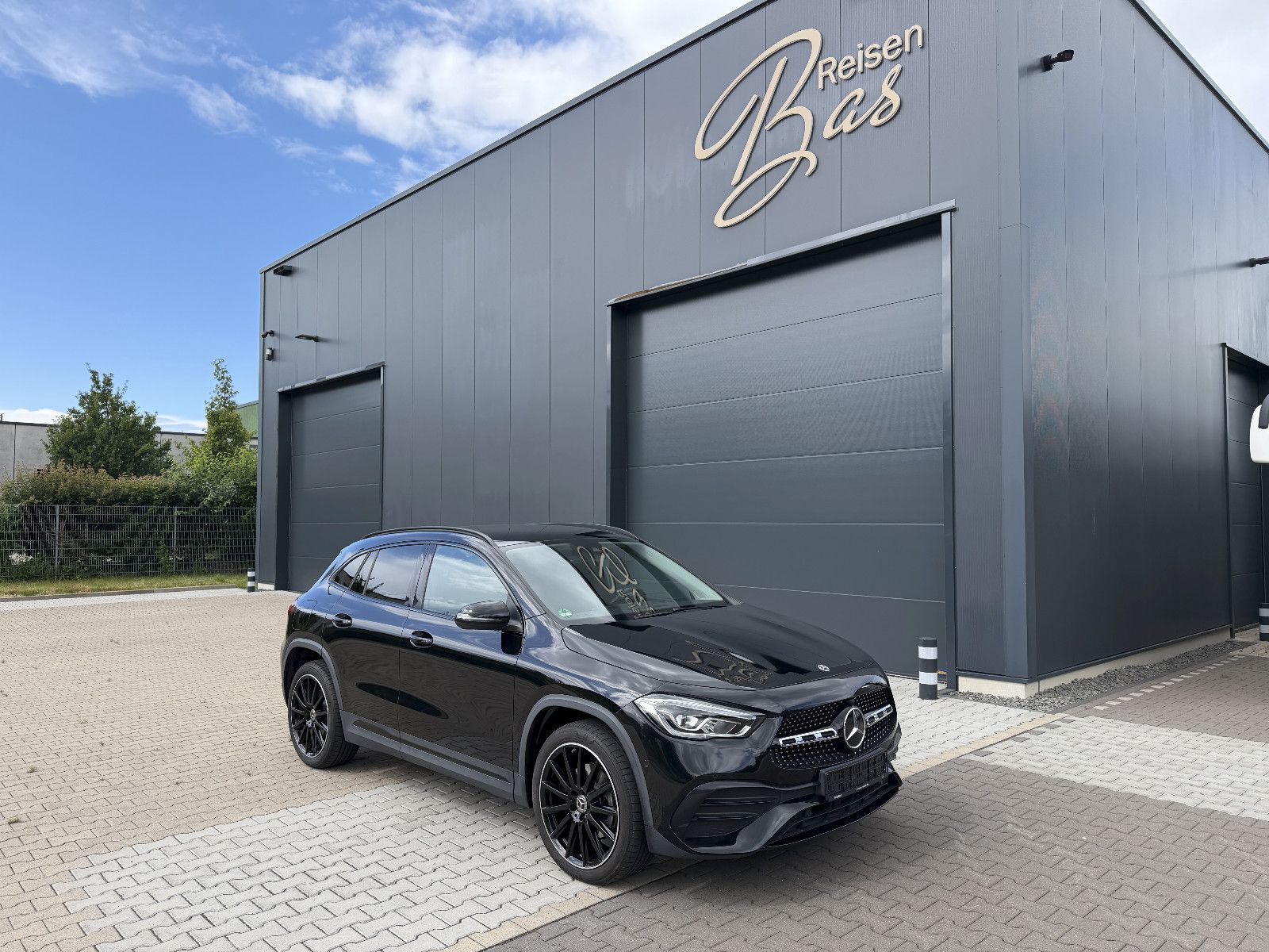 MERCEDES-BENZ GLA 250 e  AMG/NIGHT/MBUX