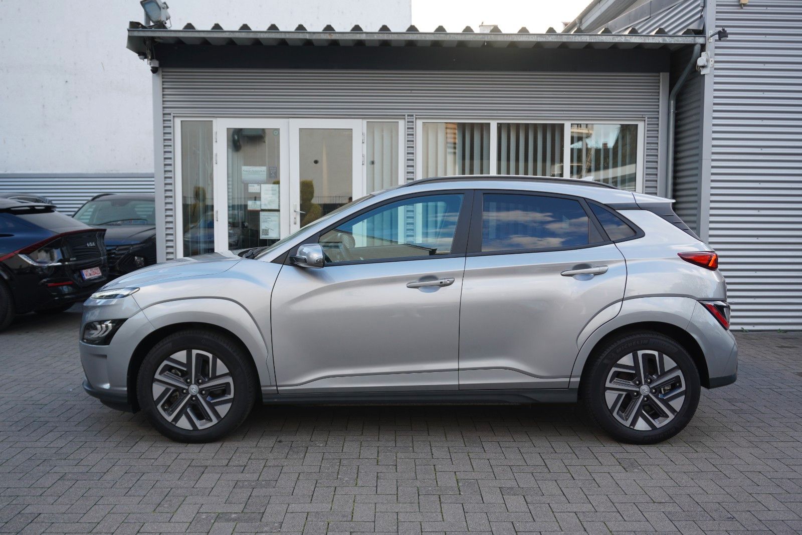 Hyundai KONA Trend+ 3Phasen Wpump Navi Totwinke ACC Kame imagem 3