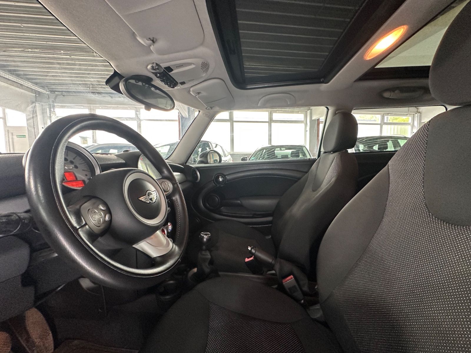 MINI COOPER*PANO*SHZ*PDZ*MFL*KLIMAAUT*ALU*8-FACH
