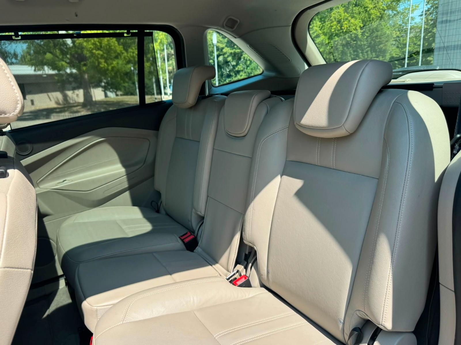 Ford Grand C-MAX 2011 — photo 15