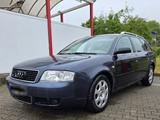 Audi A6 Avant 3,0 L Quattro - Audi A6 aus 2002 mit Benzin-Antrieb: Kombi