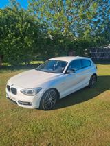 BMW 114i Sport Line mit Lenkradheizung - BMW 114: I