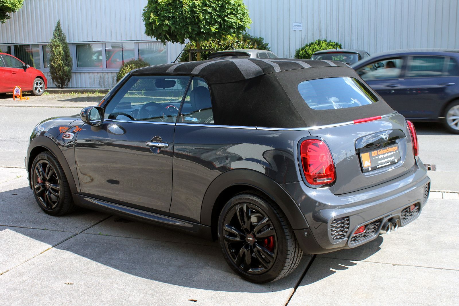 Fahrzeugabbildung MINI John Cooper Works Cabrio Steptr. ACC LED HUD NAV