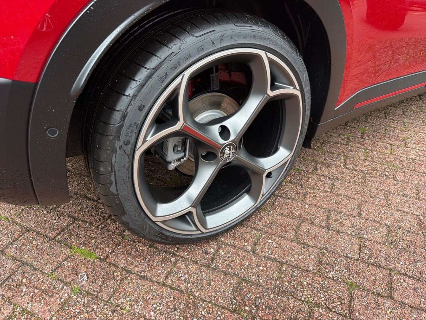 Fahrzeugabbildung Alfa Romeo Junior Elettrica VELOCE 280 PS voll Top Deal