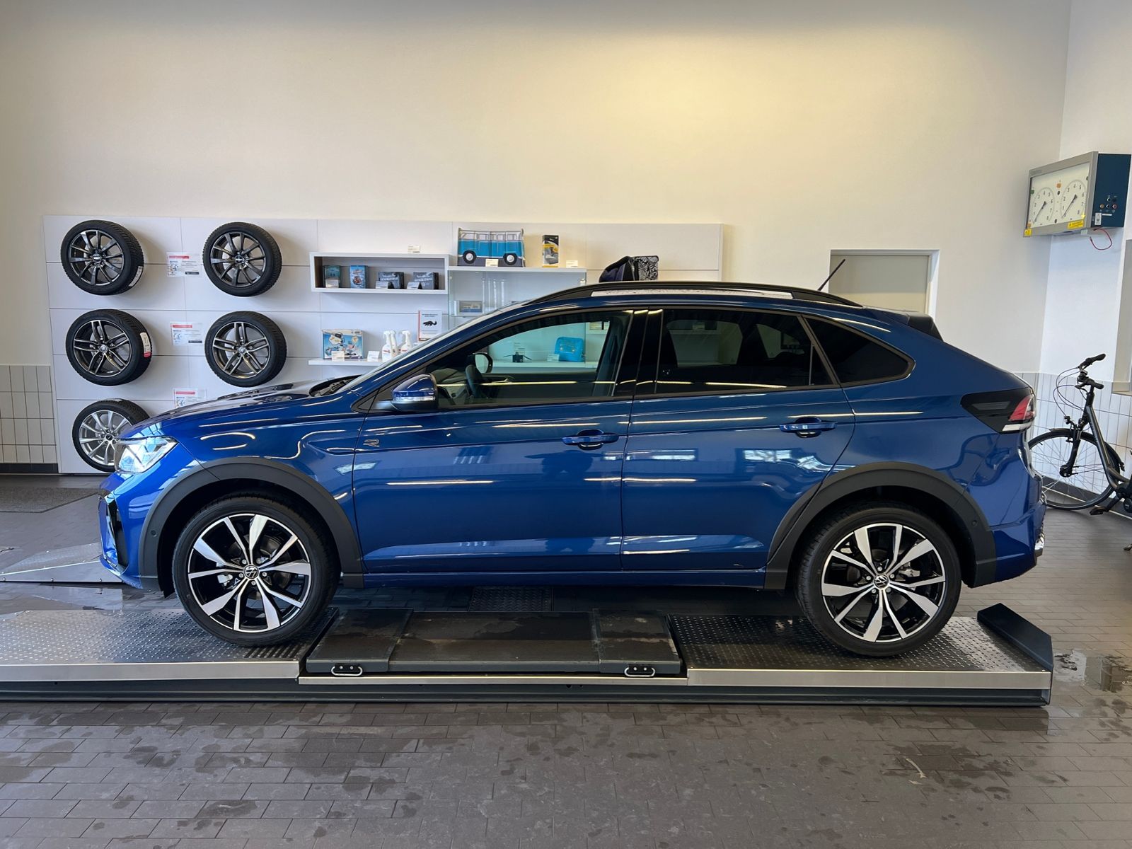 Fahrzeugabbildung Volkswagen Taigo R-Line 1.0 TSI *IQ.Light, App-Connect, 18'