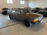 Mercedes-Benz 200-DAIMLER-BENZ 123-H KENNZEICHEN- - Mercedes-Benz 200: D