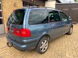 Volkswagen Sharan 2.0 Highline Family Sitzhzg Klimaatm AHK - VW Sharan Gebrauchtwagen in Leipzig