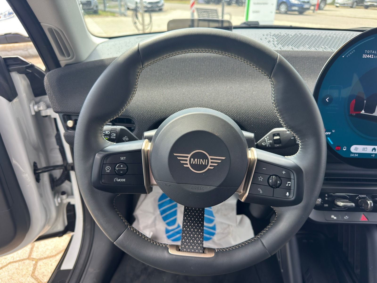Fahrzeugabbildung MINI Cooper E*RFK*Head-Up*Wärmepumpe