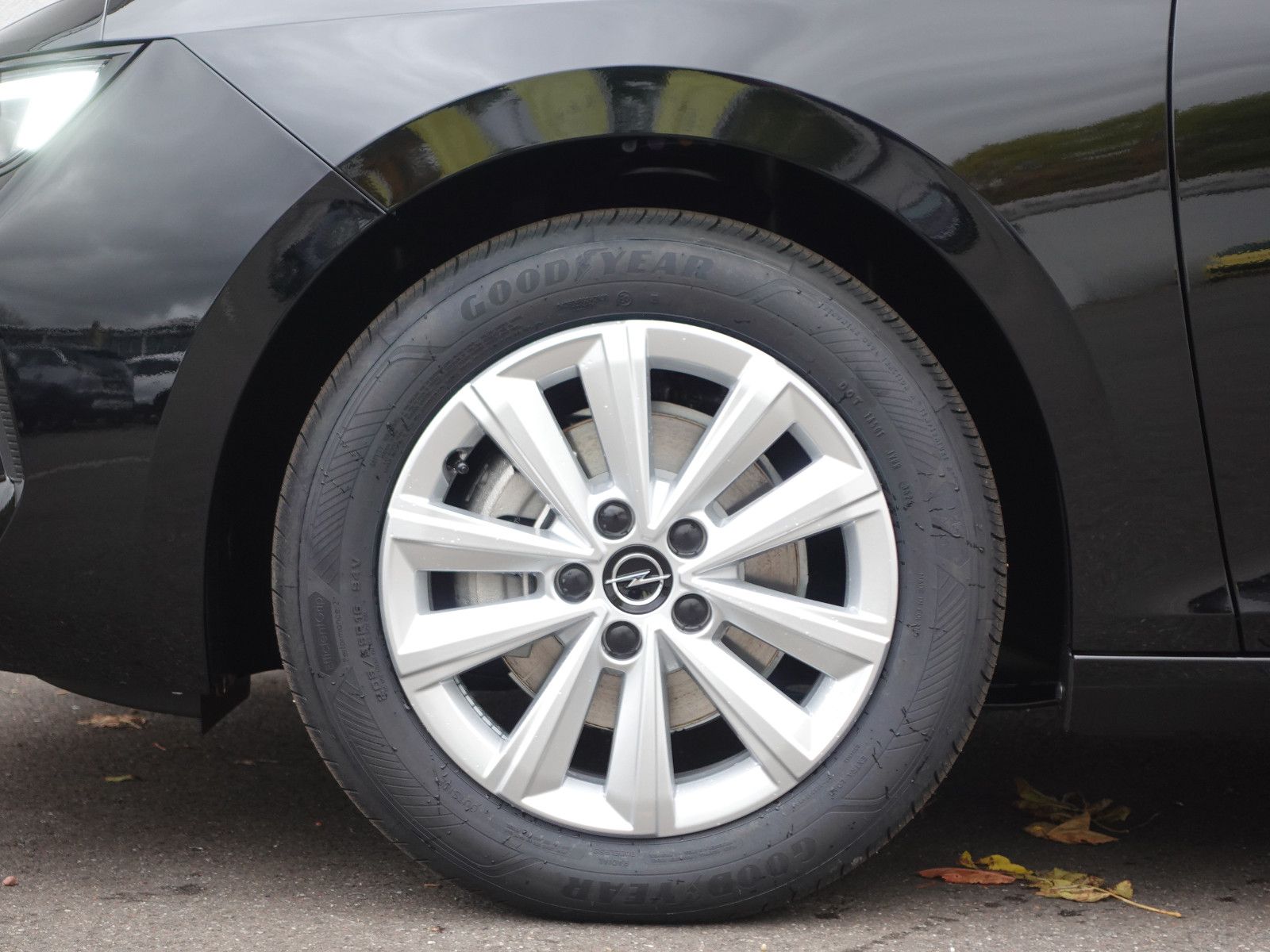 Fahrzeugabbildung Opel Astra Edition 1.2T,Navi,Kamera,Sitzhzg,AGR,LED