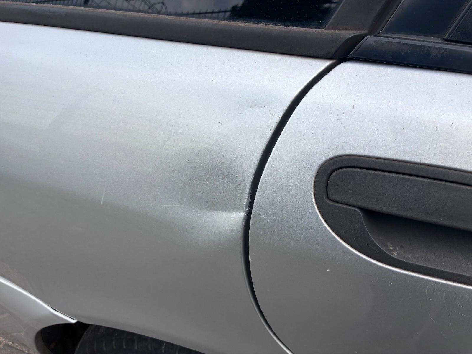 Volvo V40 2004 — photo 8