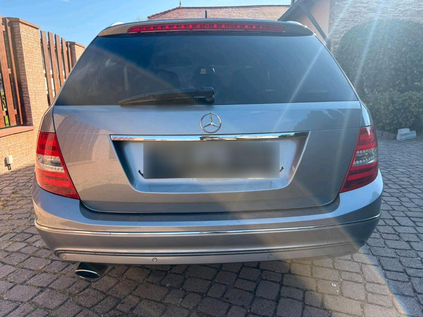 Mercedes-Benz C220 2012 — interior