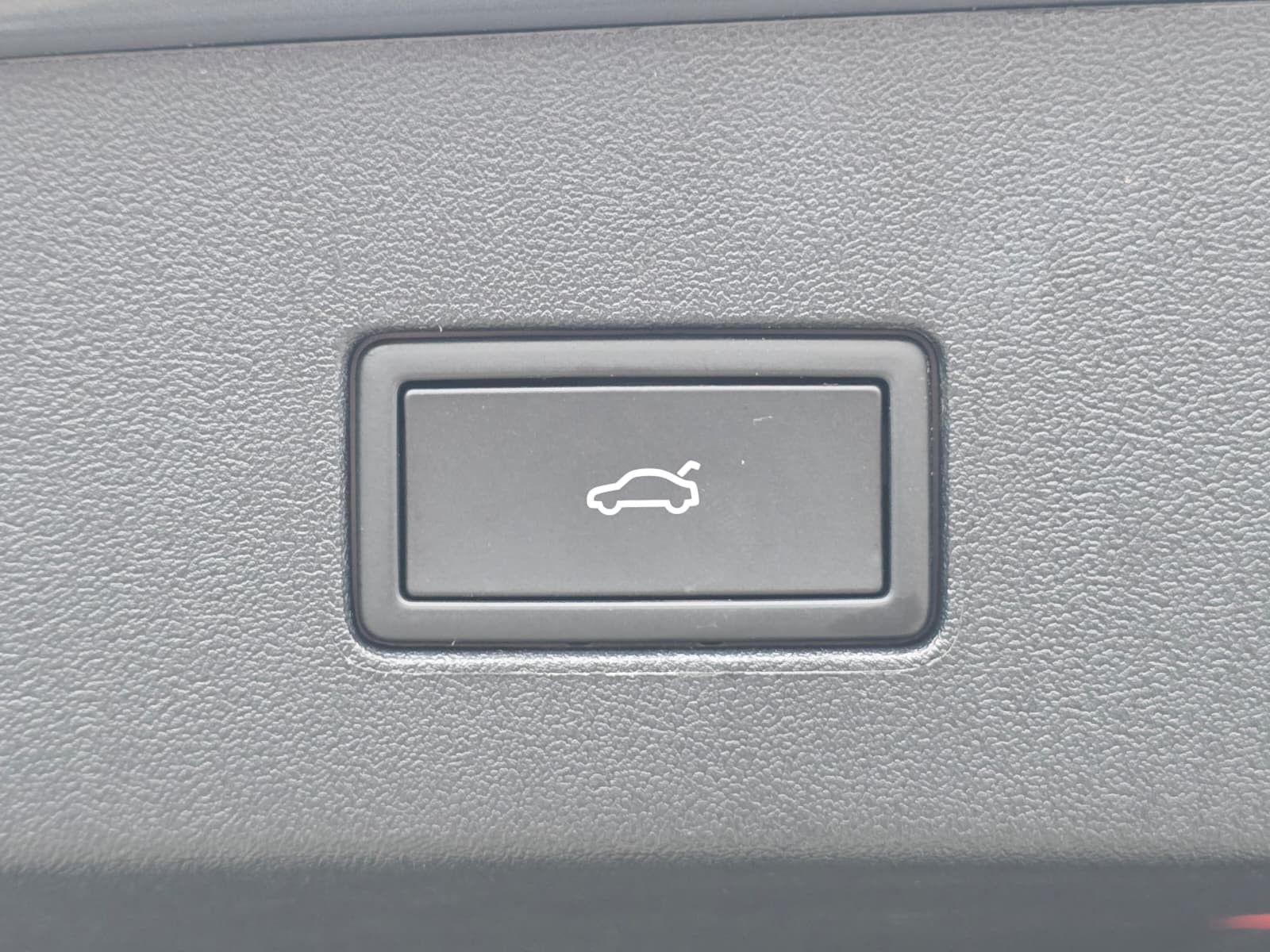 Fahrzeugabbildung Volkswagen Tayron 2.0 TDI 4M R-Line BLACK*7Si*MATRIX*PANO