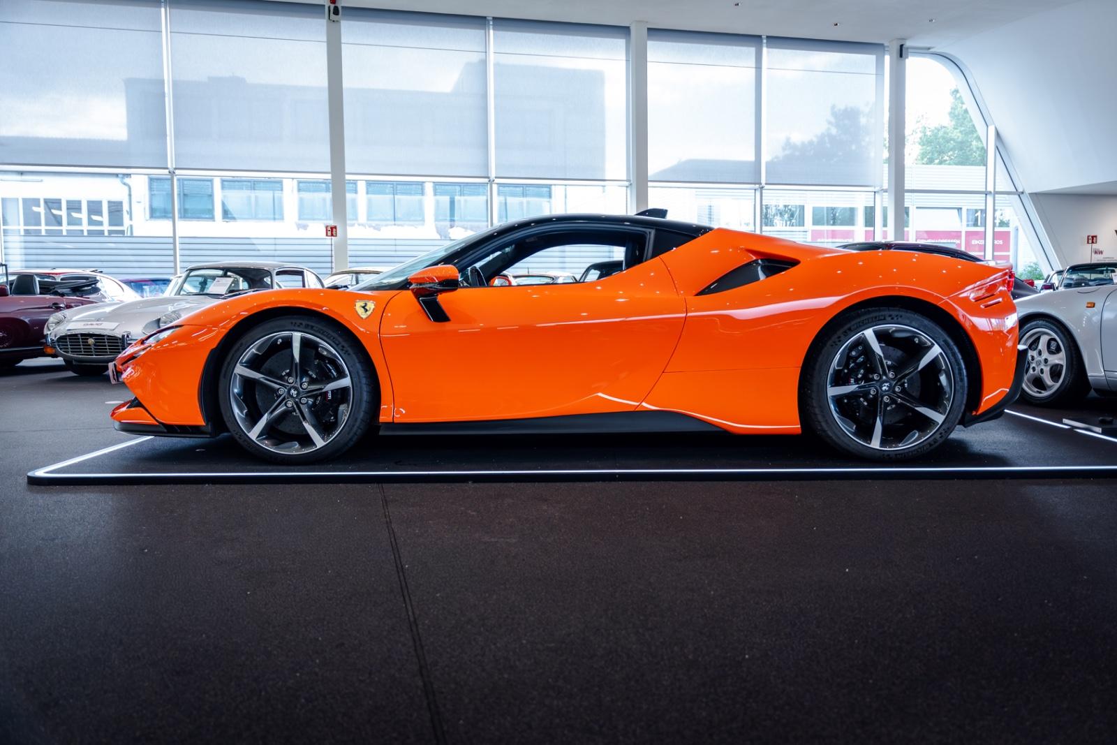 Ferrari SF90 Stradale*Lift*JBL*Carbon*Passenger-Display*