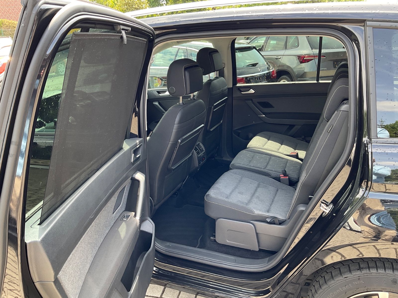 Fahrzeugabbildung Volkswagen Touran 2.0 TDI DSG MOVE,7 Sitze,LED,Kamera,AHK