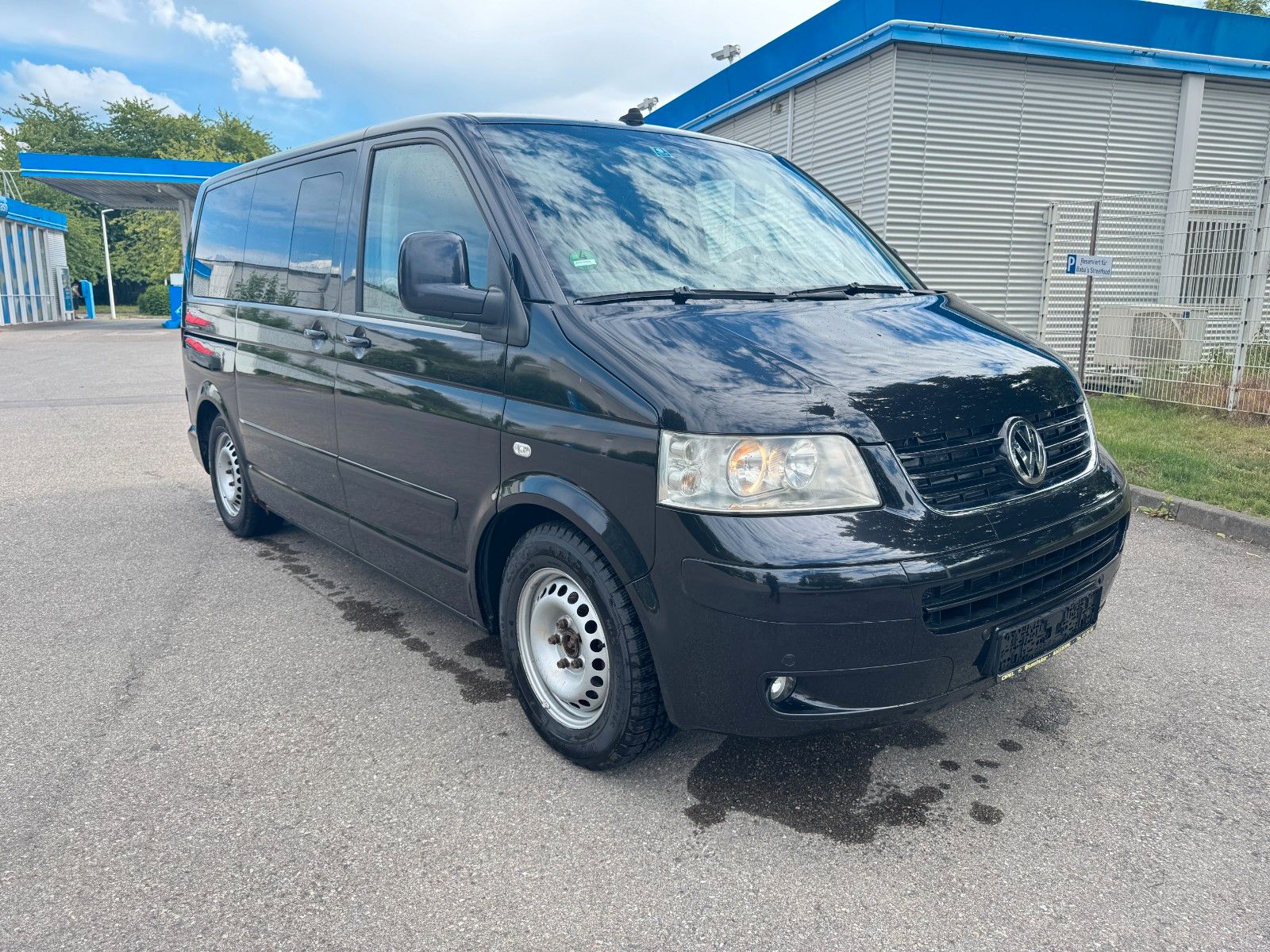 Volkswagen T5 Multivan 2006, 2.5D dīzelis, Manuāls, Furgons, Melns — Latvijā