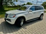 Mercedes-Benz GL 550 4MATIC  - Mercedes-Benz GL 500: 4matic