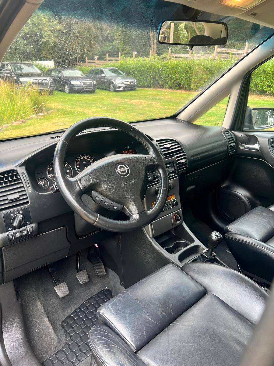 Opel Zafira 1.8 16V Executive-LEDER-AHK-1ER HAND