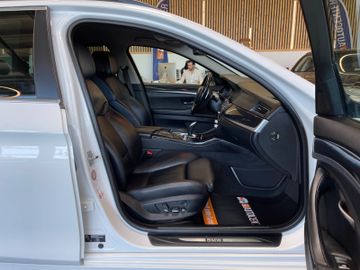 BMW 530 d xDrive *VOLLLEDER*NAVI*AHK*4-ZONEN KLIMA*