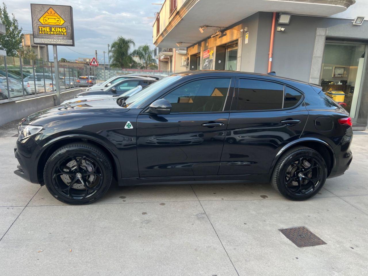 Alfa Romeo Stelvio 2.9 Bi-Turbo V6 510ch - 1 ère main - TVA Récupérable - Pack Carbone - Navi