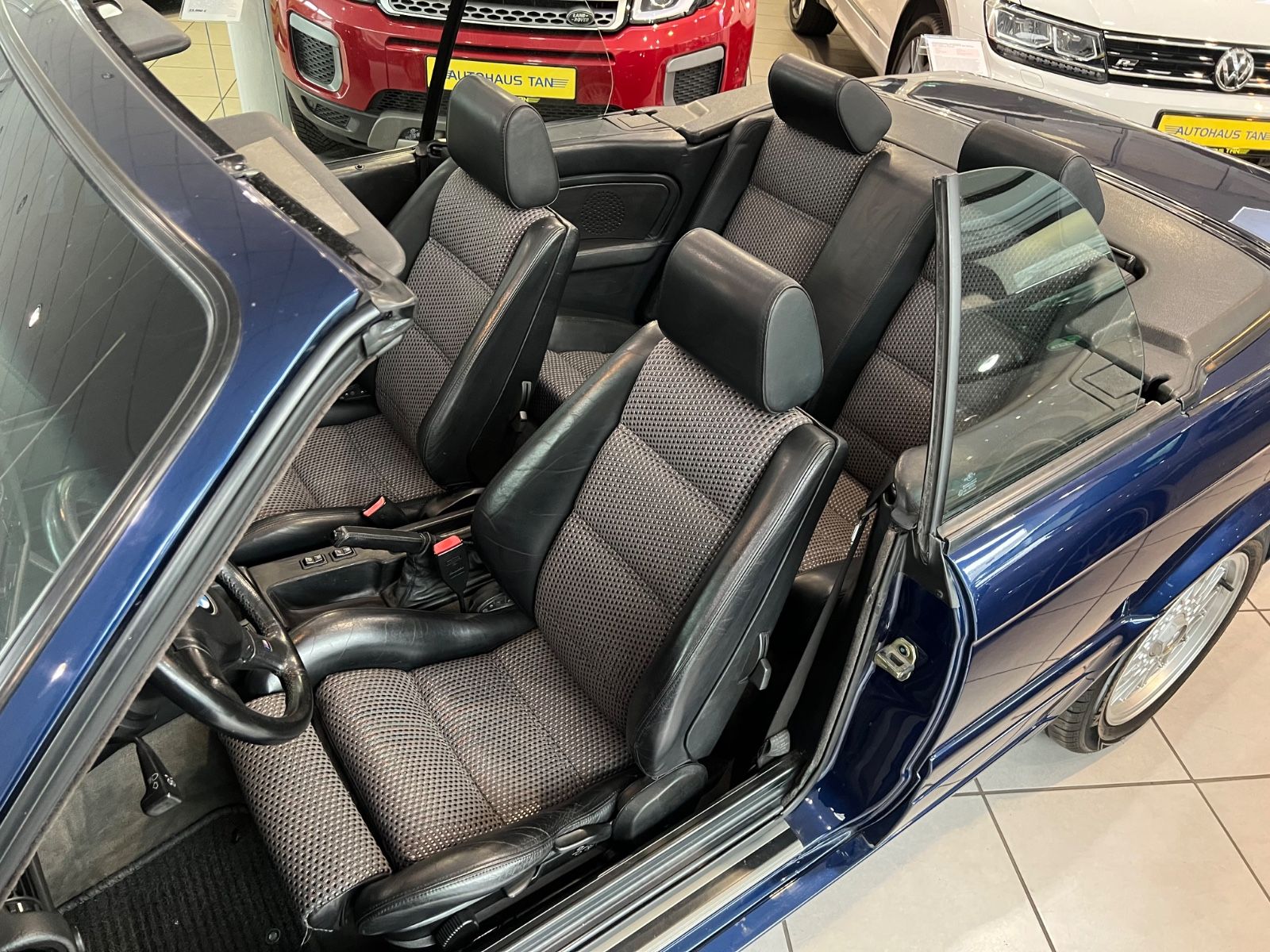 Fahrzeugabbildung BMW 325i E30 Cabrio M Technik 2 LAST EDITION *1of250