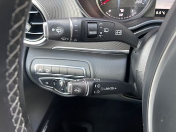 Fahrzeugabbildung Mercedes-Benz V 250d Lang Avantgarde*360°Kam*Burmester*7.Sitze