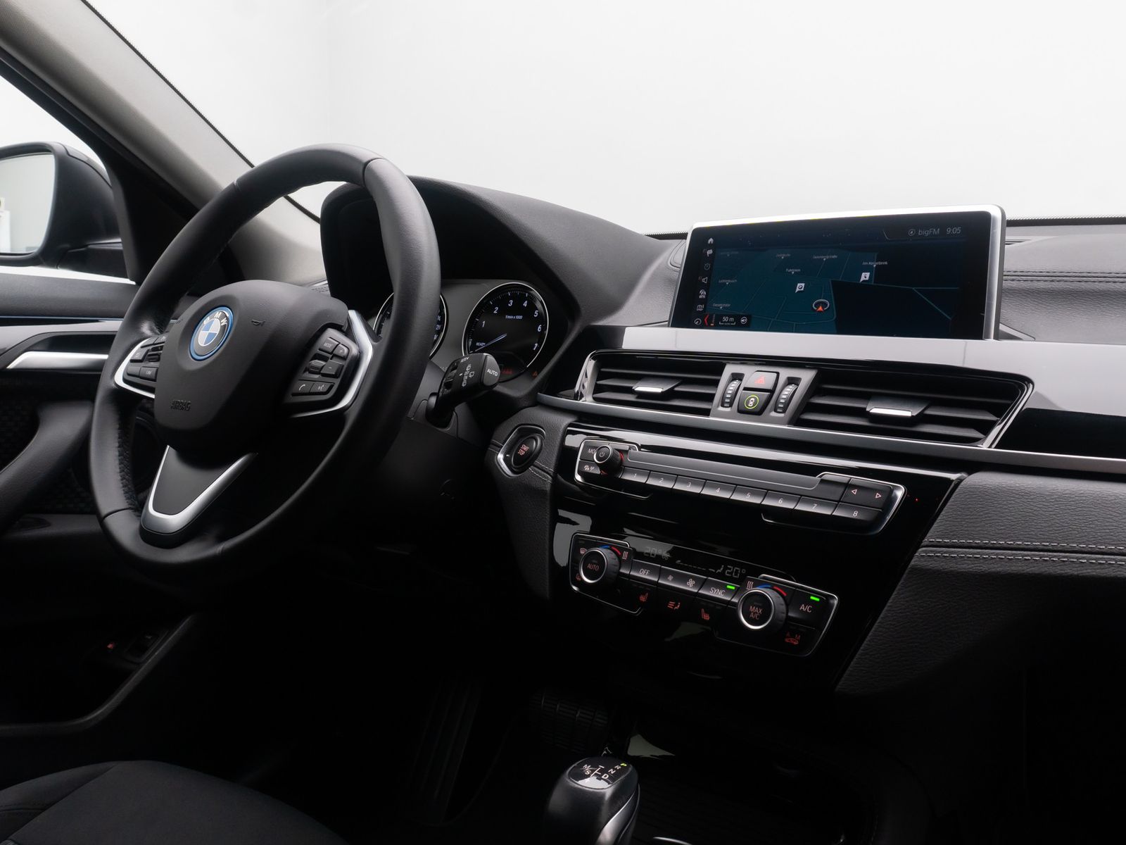 Fahrzeugabbildung BMW X2 xD25e Kamera DAB LED Parkassistent Navi Sport