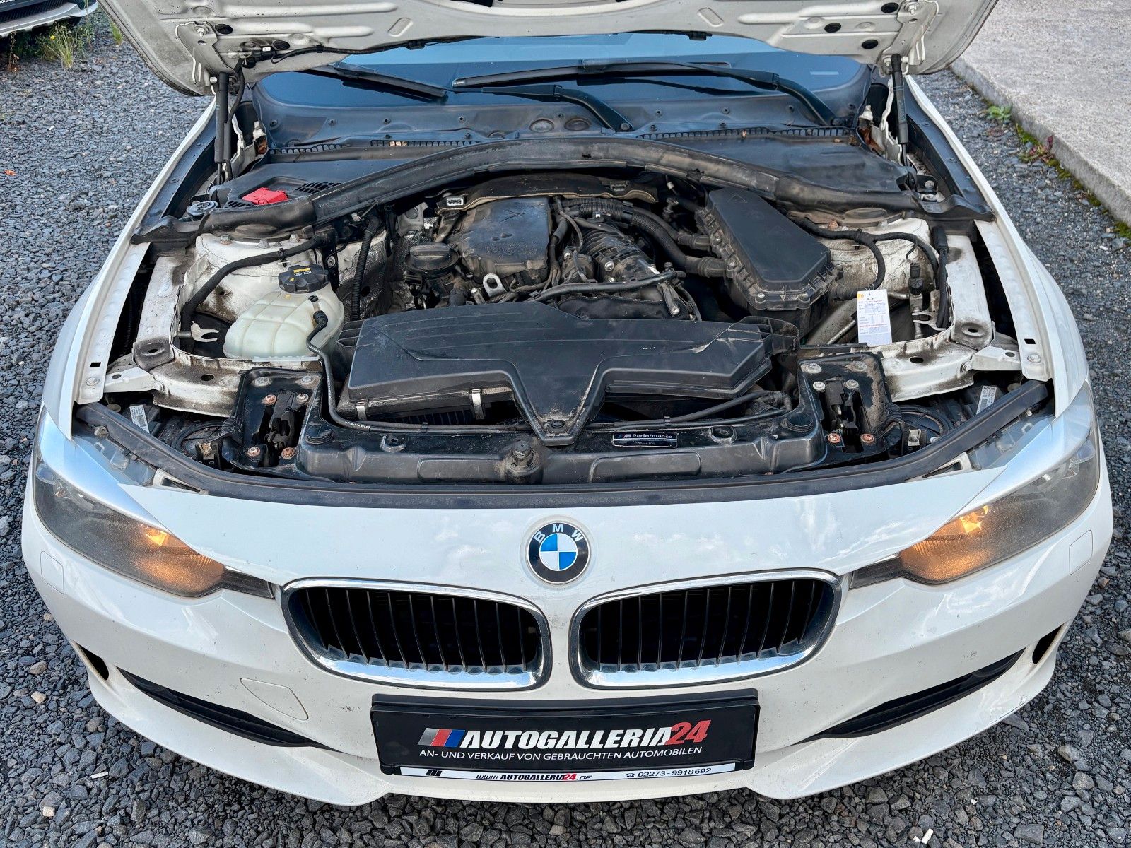 Fahrzeugabbildung BMW 320d Tour. Navi PDC 18"LMR 1.HAND Klimaautomatik