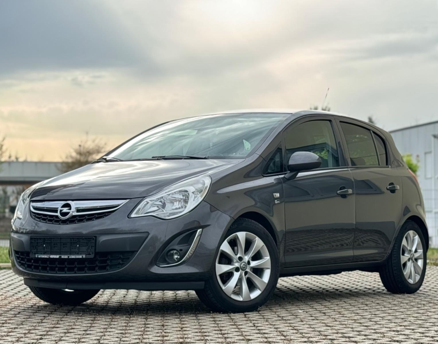 Opel Corsa D 150 Jahre*KLIMA*SHZ*LHZ*TEMP*AHK*TÜV*