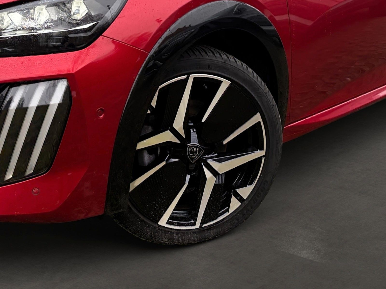 Fahrzeugabbildung Peugeot 208 GT