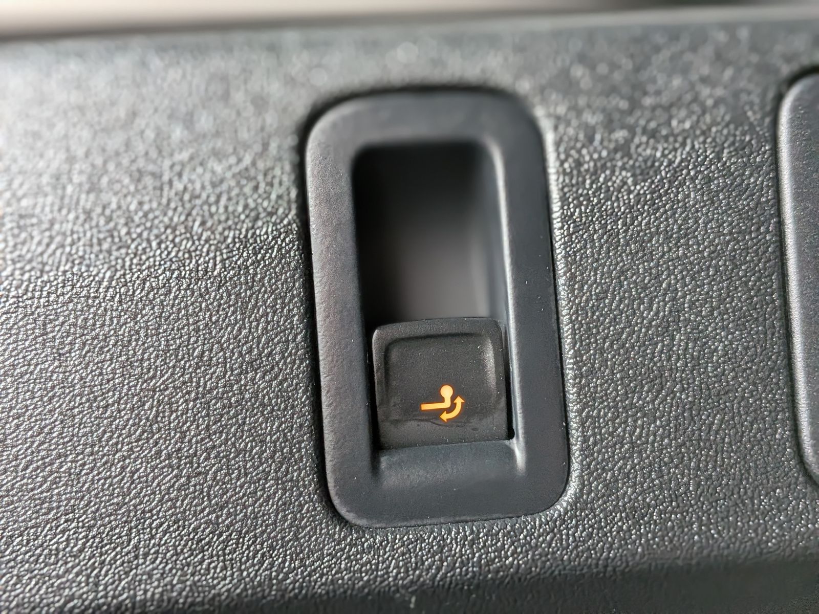 Fahrzeugabbildung Volkswagen Tiguan 1.5 eTSI ENERGY HD-Matrix 360 Pano AHK 19
