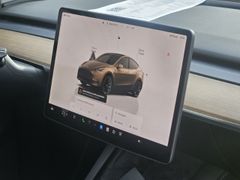 Fahrzeugabbildung Model Y Maximale Reichweite Dual AWD Long Range