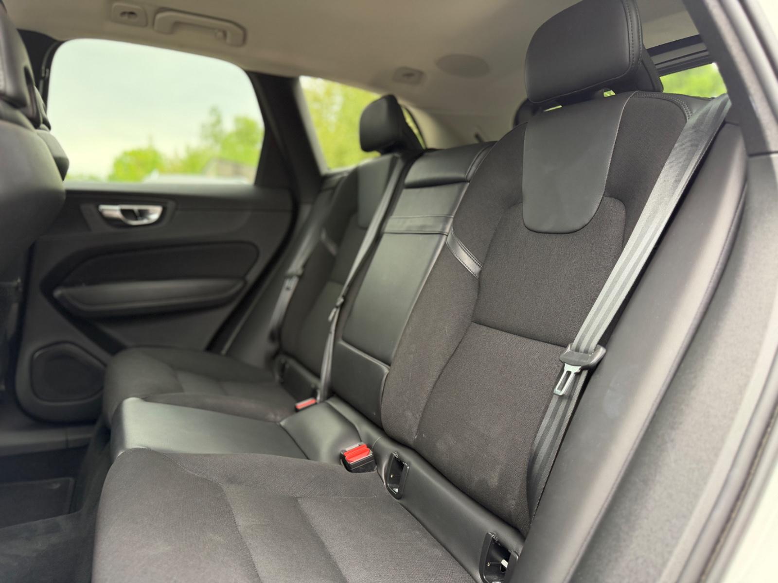 Volvo XC 60  Momentum Pro AWD*H&K*ACC*LED*AHK*