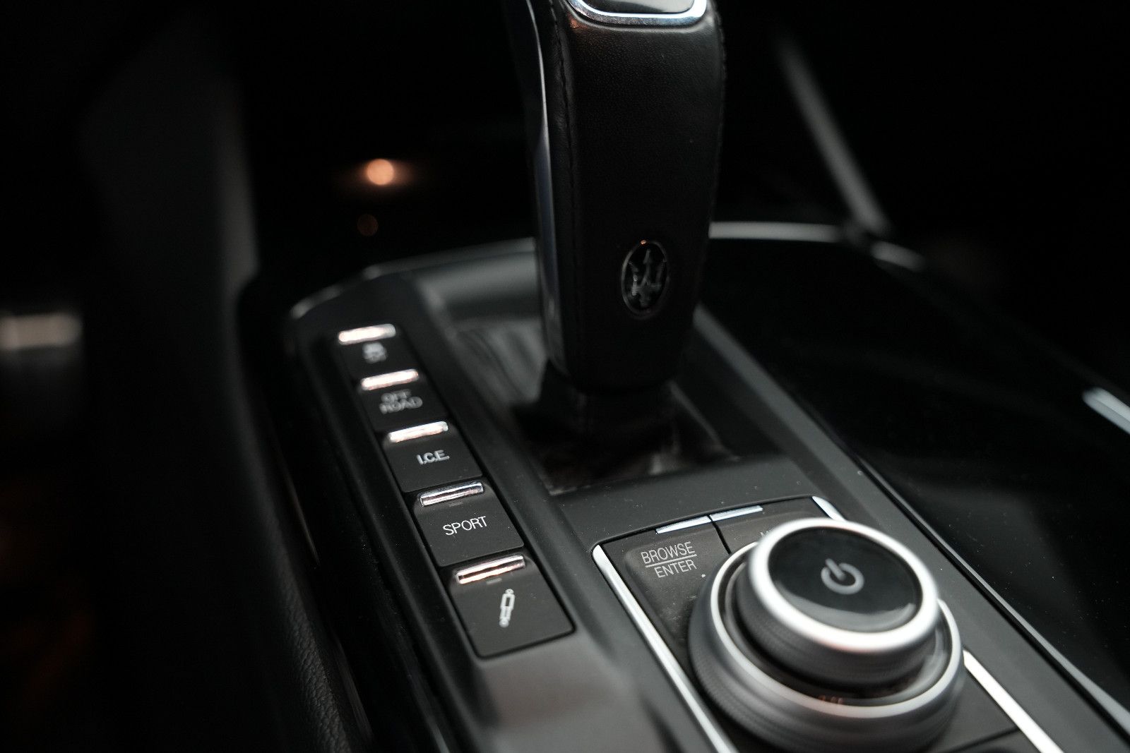 Fahrzeugabbildung Maserati Levante Diesel/GRANSPORT/LED/360°/MEMORY