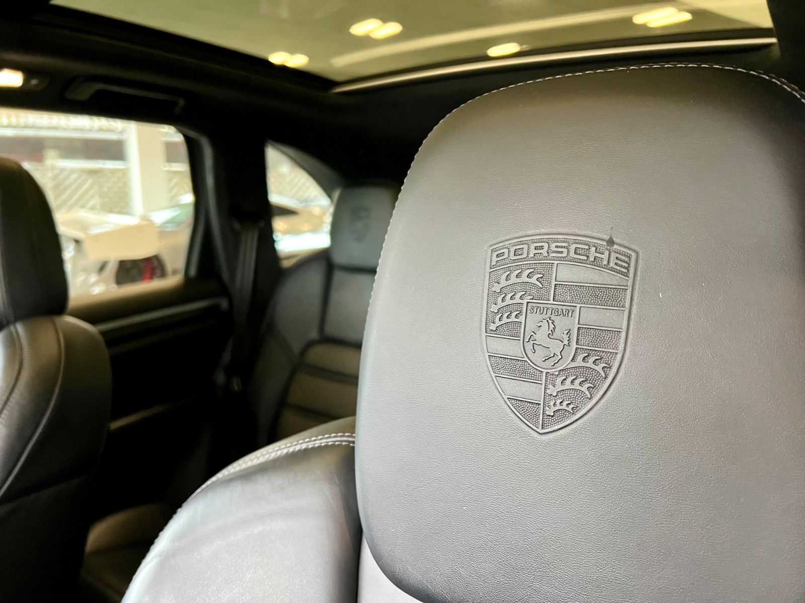Fahrzeugabbildung Porsche Cayenne Turbo S SportDesign/Panorama/21Zoll
