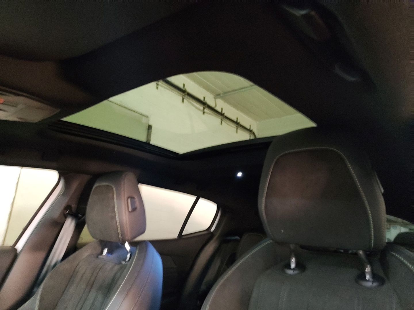 Peugeot 408 - Bild 21