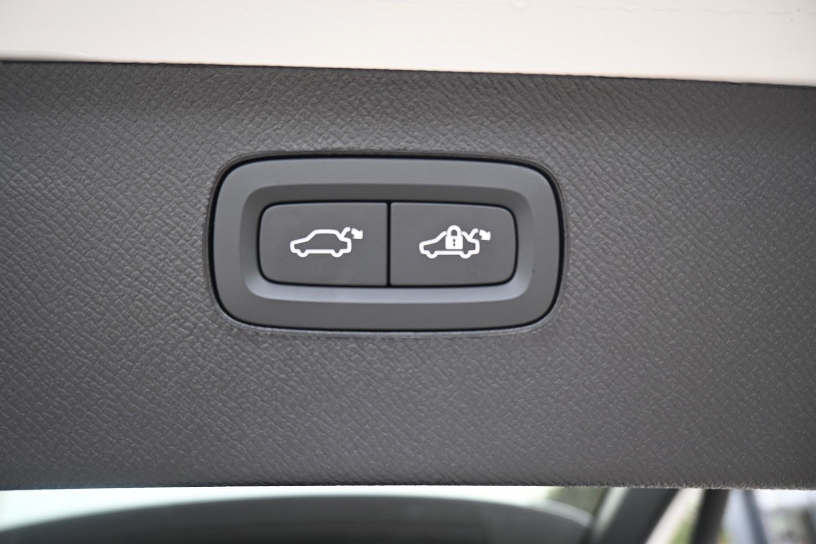 Fahrzeugabbildung Volvo XC90 T8 AWD Ultra Black Edition*LUFT*360*ACC*AHK