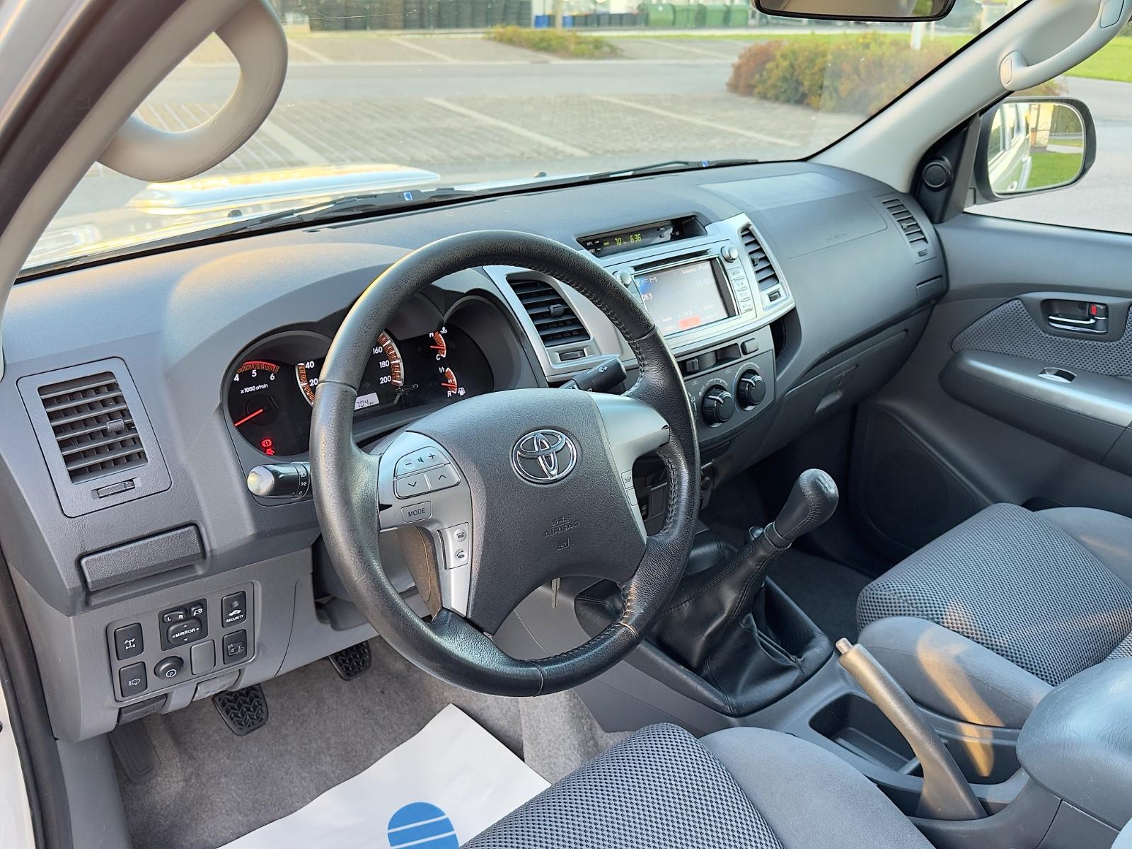 TOYOTA HILUX DOUBLECABINE 2.5 D-4D 145CH 4X4